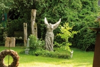 „NIKE“, Steinguss