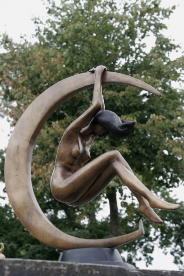 Mondmädchen, Bronze
