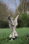 Hockende Engelfigur mit Flügeln "Rachel" klein
